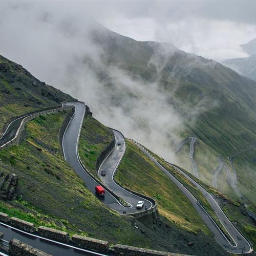 带有公路的微信头像，最美盘山公路图片太壮观了