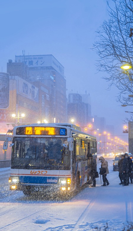 2023浪漫城市雪景壁纸高清 有幸一起淋过雪此生也算共白头