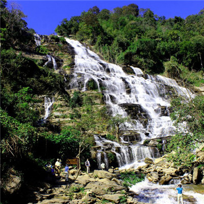 瀑布风景唯美头像，瀑布溪水川流不息太美丽了