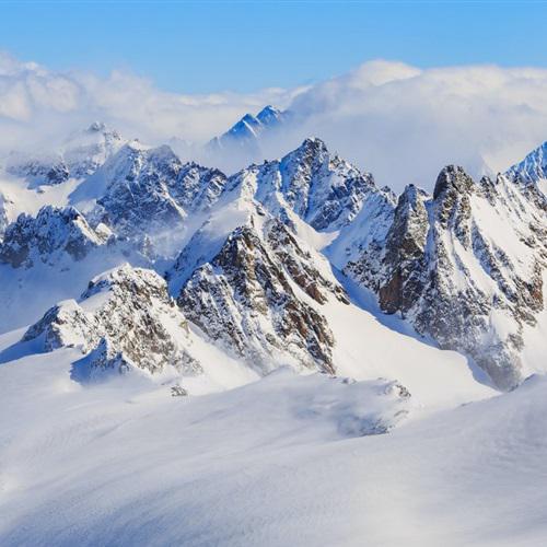 好看唯美高清真实的雪山风景头像图片大全