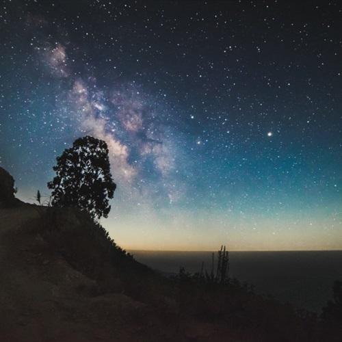 唯美风景微信头像，夜晚静谧的大海，万籁俱寂的夜晚